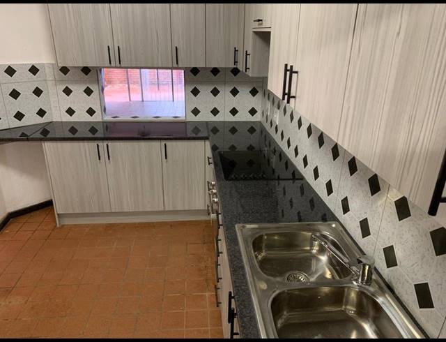 2 BEDROOM TOWNHOUSE FOR SALE IN DORANDIA